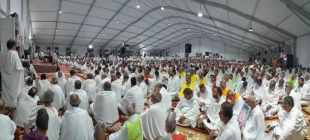 Echo of Slogans of Disavowal of Pagans by Iranian Pilgrims in Arafat 9