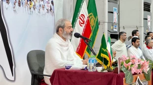  الحجاج الایرانیین أقاموا مراسم البراءة من المشرکین فی وقفة عرفات 2