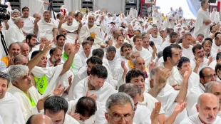 Pilgrims Chanted Verses of Arafat Prayer in Desert of Arafat 7