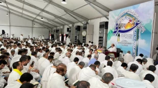Pilgrims Chanted Verses of Arafat Prayer in Desert of Arafat 13