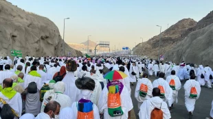 حرکت حجاج از مشعر به منا + گزارش تصویری 8