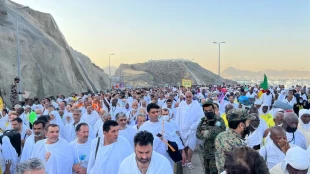 حرکت حجاج از مشعر به منا + گزارش تصویری 13