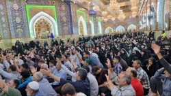 زائران امام حسین(ع) درعید قربان فرازهای دعای کمیل را زمزمه کردند 2