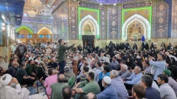 زائران امام حسین(ع) درعید قربان فرازهای دعای کمیل را زمزمه کردند 5