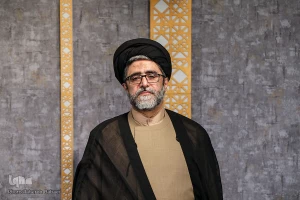 حج چگونه روح تعبد را در زائران تقویت می‌کند؟ 