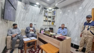 تقدیر مسئول دفترنمایندگی بعثه از خادمین حرم حضرت عباس(ع) 2
