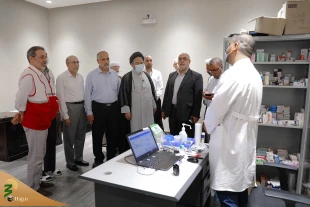 During Head of Iranian Pilgrims' Visit to Violet Hotel in Mecca Advice of a doctor and Suggestions and Complaints of Some Pilgrims 7
