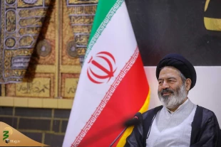in a meeting with Shiites in Europe
Hojjat al-Islam Navvab: Preserving religion in trouble has a double reward with God
 3