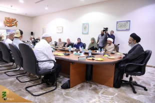 in a meeting with Shiites in Europe
Hojjat al-Islam Navvab: Preserving religion in trouble has a double reward with God
 4