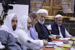 در همایش نقش رسانه‌ها در تحکیم وحدت اسلامی در جهان اسلام؛

حجت الاسلام والمسلمین نواب: رسانه‌ها می‌توانند باعث نزدیکی مسلمانان و از بین رفتن شکاف های فکری شوند 6