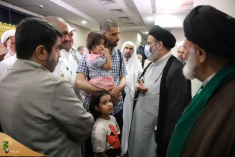 نخستین مراسم دعای کمیل زائران ایرانی بعد از ایام تشریق 9