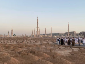 حال و هوای قبرستان بقیع + فیلم و عکس