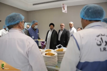 دیدار صمیمی سرپرست حجاج ایرانی با زائران کشورمان در مکه مکرمه _ 9 8