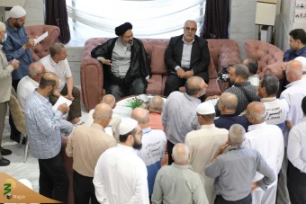 دیدار صمیمی سرپرست حجاج ایرانی با زائران کشورمان در مکه مکرمه _ 9 15