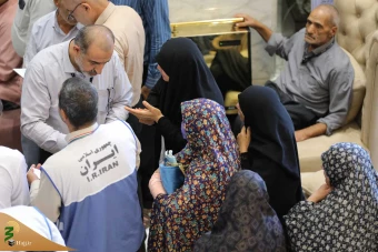 دیدار صمیمی سرپرست حجاج ایرانی با زائران کشورمان در مکه مکرمه _ 9 25