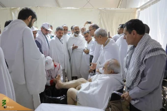 
بازدید از مرکز پزشکی حج و زیارت در سرزمین عرفات
 2