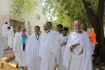 
بازدید از مرکز پزشکی حج و زیارت در سرزمین عرفات
 10