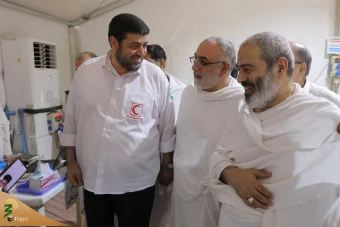 
بازدید از مرکز پزشکی حج و زیارت در سرزمین عرفات
 6