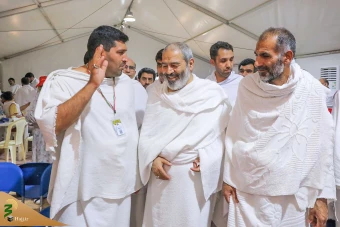 
بازدید از مرکز پزشکی حج و زیارت در سرزمین عرفات
 7