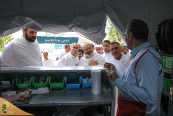 
بازدید از مرکز پزشکی حج و زیارت در سرزمین عرفات
 9