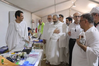 
بازدید از مرکز پزشکی حج و زیارت در سرزمین عرفات
 18