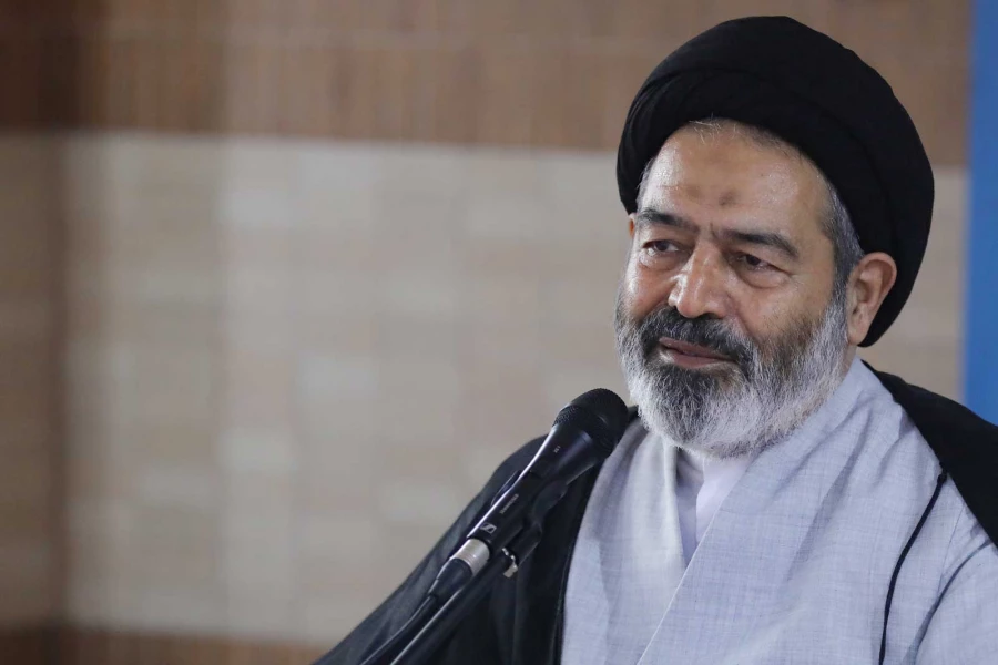 نماینده ولی فقیه در امور حج و زیارت:

تا سوم مرداد همه زائران ایرانی از عربستان خارج می شوند 2