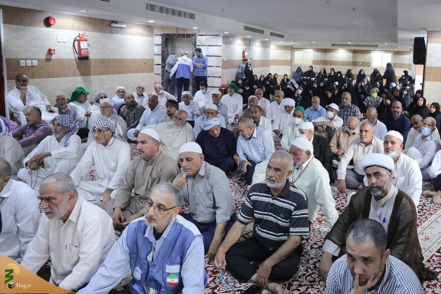 نماینده ولی فقیه در امور حج و زیارت:

تا سوم مرداد همه زائران ایرانی از عربستان خارج می شوند 3