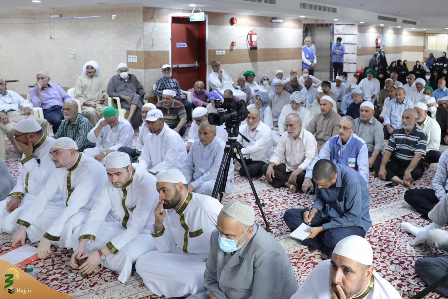 نماینده ولی فقیه در امور حج و زیارت:

تا سوم مرداد همه زائران ایرانی از عربستان خارج می شوند 5