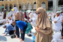 نیایش زائران در مسجدالحرام 15