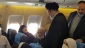 گفت وگوهای دوستانه و گرم سرپرست حجاج ایرانی با همسفران در هواپیما 4