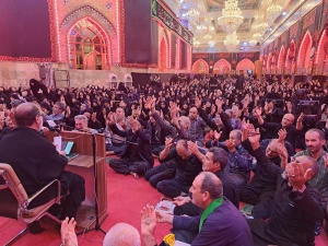 همزمان با ماه محرم؛
دعای کمیل زائران ایرانی در خیمه گاه حسینی برگزار شد