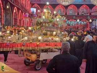 دسته عزاداری در حرم حضرت عباس(ع)