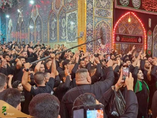 دسته عزاداری در حرم حضرت عباس(ع)