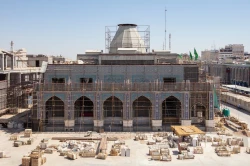 انجام کاشی‌کاری صحن حضرت زینب (س) در کربلا با همت استادکاران ایرانی + تصاویر 2