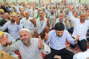 مراسم دعای ندبه در سرزمین منا 4