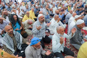مراسم دعای ندبه در سرزمین منا 10