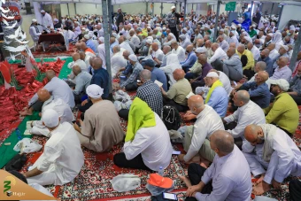 مراسم دعای ندبه در سرزمین منا 15