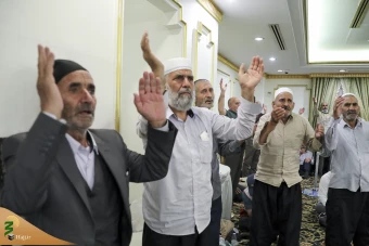 آخرین دعای کمیل زائران ایرانی در مدینه 3