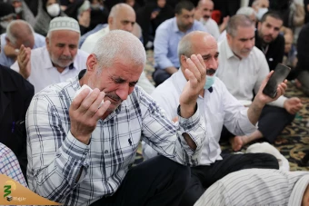 آخرین دعای کمیل زائران ایرانی در مدینه 16