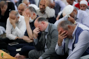 آخرین دعای کمیل زائران ایرانی در مدینه 10