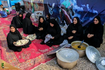 پیاده روی زائران اربعین حسینی _ ۲
 14