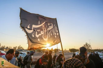 پیاده‌روی زائران اربعین حسینی از نجف به کربلا 4