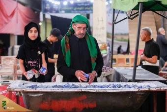 پیاده‌روی زائران اربعین حسینی از نجف به کربلا 17