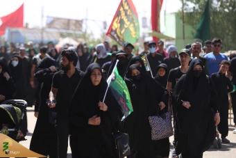 پیاده‌روی زائران اربعین حسینی از نجف به کربلا 42