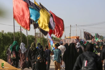 پیاده‌روی زائران اربعین حسینی از نجف به کربلا 34