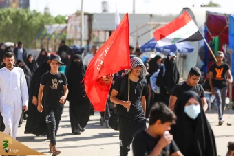 پیاده‌روی زائران اربعین حسینی از نجف به کربلا 36