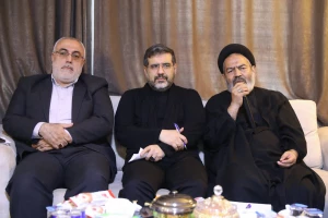 درآستانه اربعین حسینی درکربلا تشکیل شد؛ 

نشست مسئولان حوزه حج و زیارت با حضور وزیر فرهنگ و ارشاد اسلامی