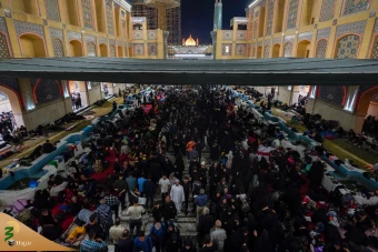 اقامه نماز جماعت در حرم امیرالمومنین علی علیه السلام 10
