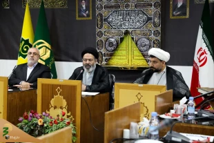 نشست مسئولان حوزه حج و زیارت با اعضای فراکسیون حج و زیارت مجلس شورای اسلامی/پیگیری موضوعات زیارت و ارائه گزارش اقدامات حج و اربعین 5