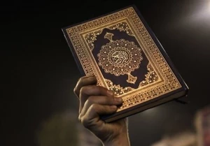 تکرار هتک حرمت قرآن در اروپا؛
هتک حرمت رهبر ضد اسلامی هلند به قرآن کریم